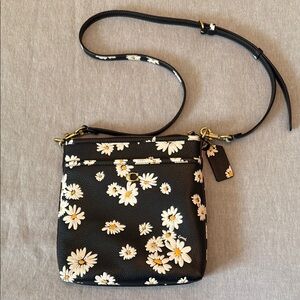 NWOT Coach Kitt Messenger Black & White Floral Crossbody Bag with Gold Hardware